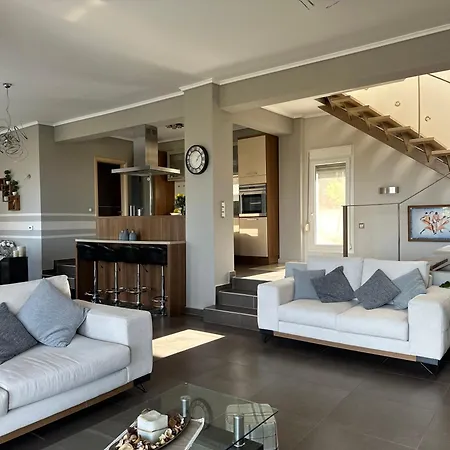 Sunrise Villa *